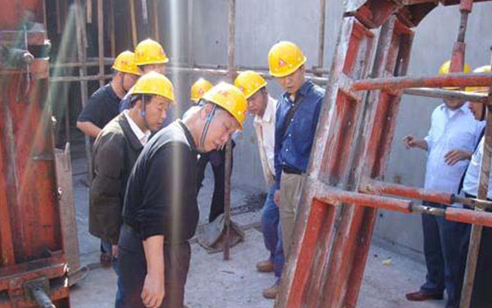 國家建設部、中建協領導專家參觀西安公司項目部